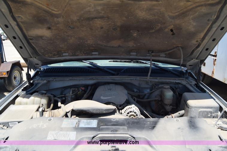 image for item E6347 2002 Chevrolet Silverado 1500 Ext. Cab pickup truck