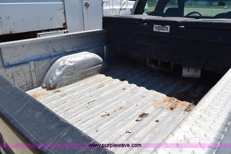 image for item E6347 2002 Chevrolet Silverado 1500 Ext. Cab pickup truck