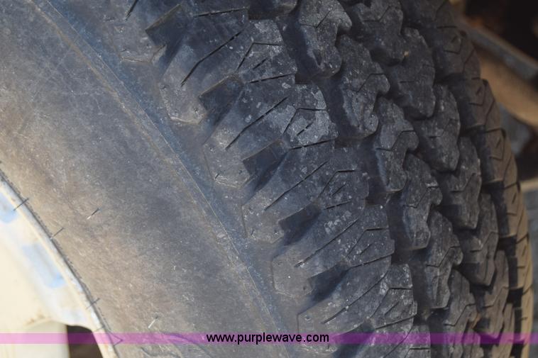 image for item E6347 2002 Chevrolet Silverado 1500 Ext. Cab pickup truck