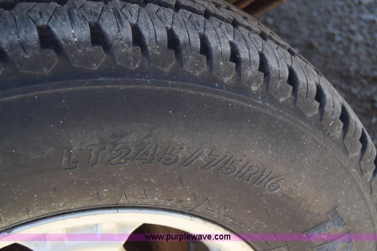 image for item E6347 2002 Chevrolet Silverado 1500 Ext. Cab pickup truck