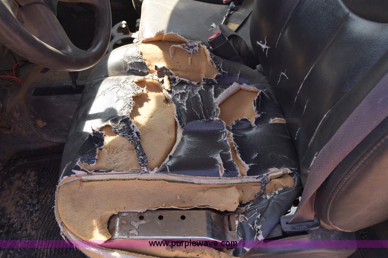 image for item E6351 2005 Chevrolet Silverado 2500HD pickup truck