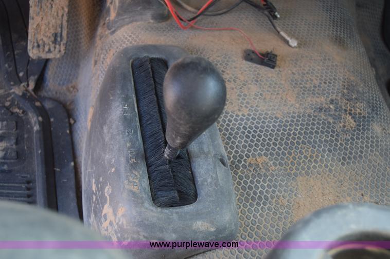 image for item E6351 2005 Chevrolet Silverado 2500HD pickup truck