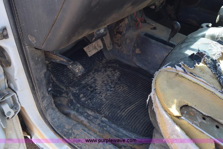 image for item E6351 2005 Chevrolet Silverado 2500HD pickup truck