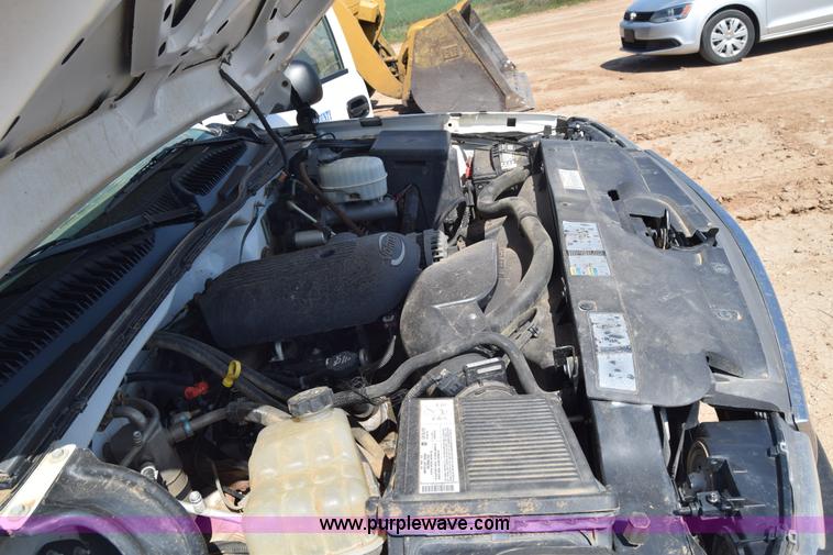 image for item E6351 2005 Chevrolet Silverado 2500HD pickup truck