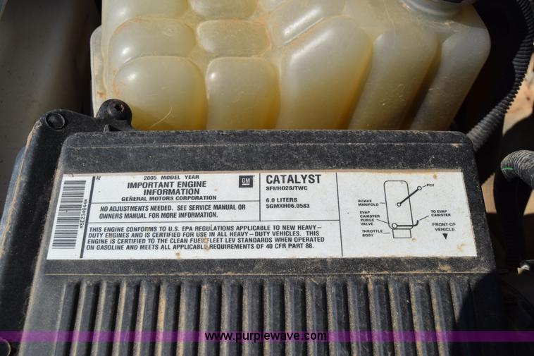 image for item E6351 2005 Chevrolet Silverado 2500HD pickup truck