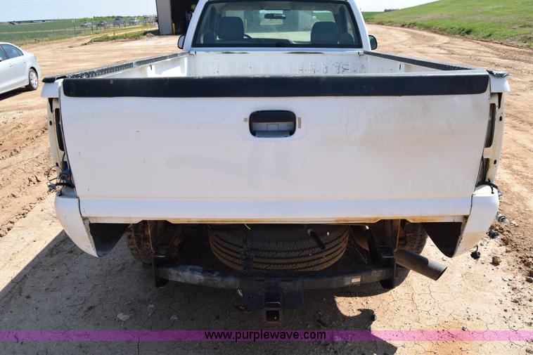 image for item E6351 2005 Chevrolet Silverado 2500HD pickup truck