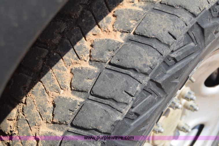 image for item E6351 2005 Chevrolet Silverado 2500HD pickup truck