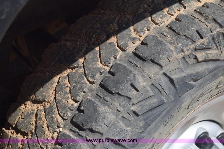 image for item E6351 2005 Chevrolet Silverado 2500HD pickup truck