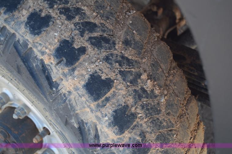 image for item E6351 2005 Chevrolet Silverado 2500HD pickup truck