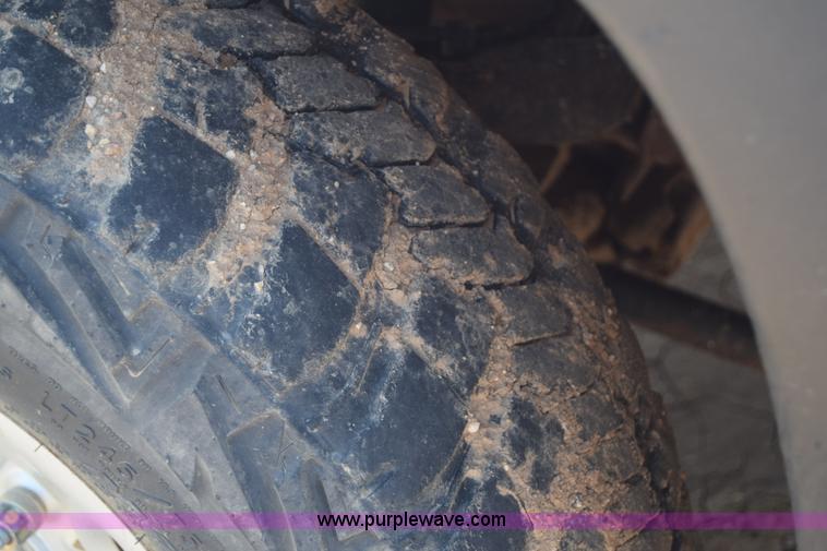 image for item E6351 2005 Chevrolet Silverado 2500HD pickup truck