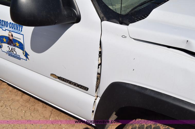 image for item E6351 2005 Chevrolet Silverado 2500HD pickup truck