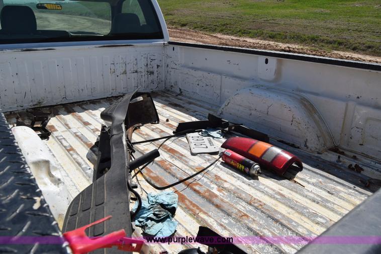 image for item E6351 2005 Chevrolet Silverado 2500HD pickup truck