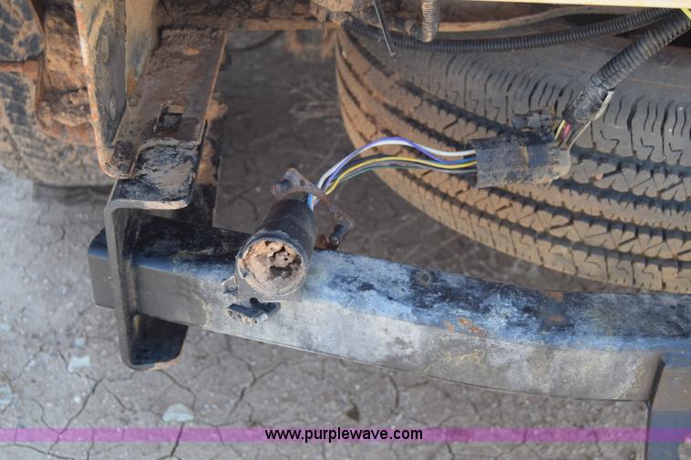 image for item E6351 2005 Chevrolet Silverado 2500HD pickup truck