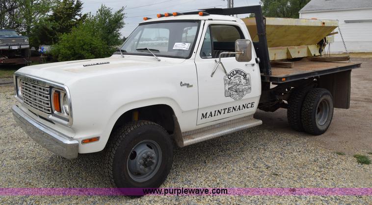 image for item E6394 1978 Dodge Custom 400 flatbed truck