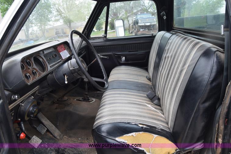 image for item E6394 1978 Dodge Custom 400 flatbed truck