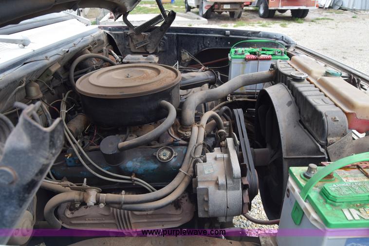 image for item E6394 1978 Dodge Custom 400 flatbed truck