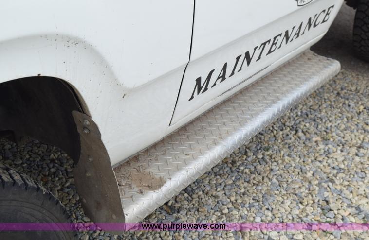 image for item E6394 1978 Dodge Custom 400 flatbed truck