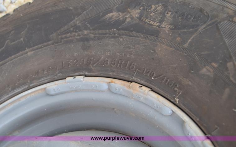 image for item E6394 1978 Dodge Custom 400 flatbed truck