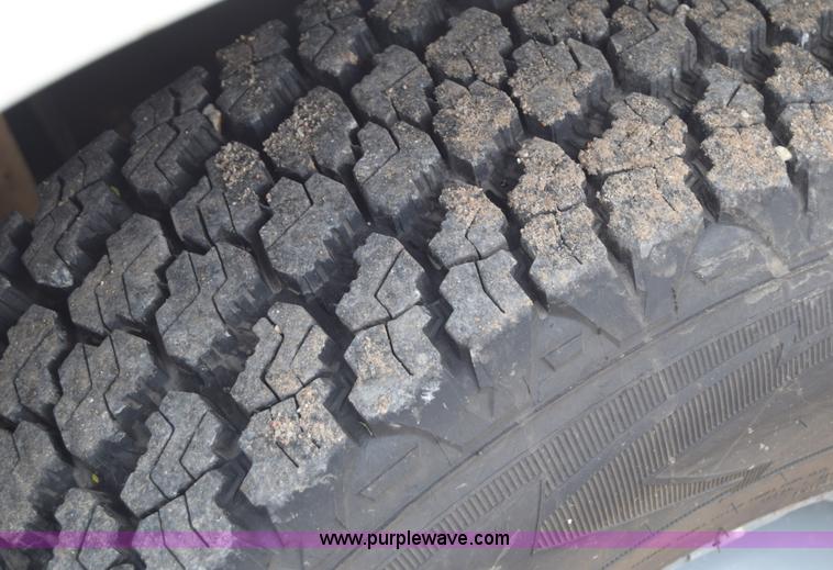 image for item E6394 1978 Dodge Custom 400 flatbed truck