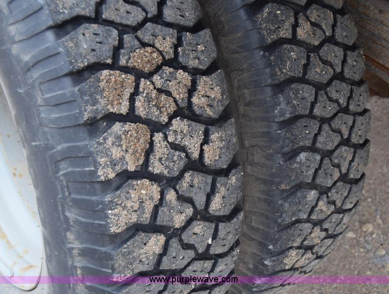 image for item E6394 1978 Dodge Custom 400 flatbed truck