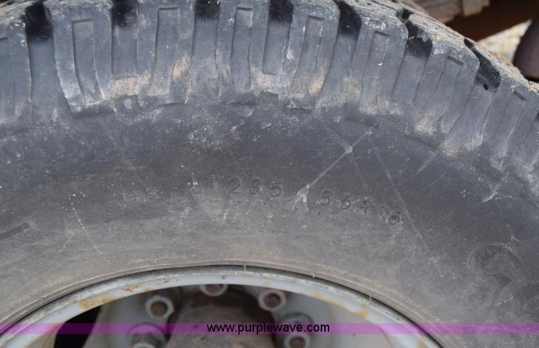 image for item E6394 1978 Dodge Custom 400 flatbed truck