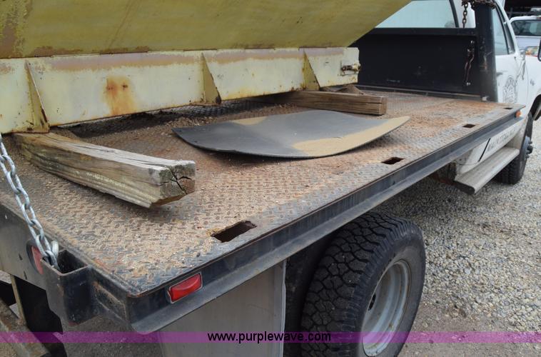 image for item E6394 1978 Dodge Custom 400 flatbed truck