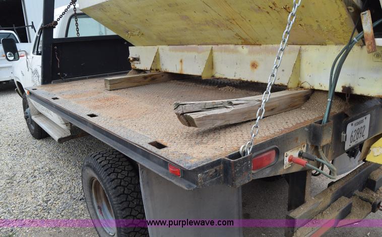 image for item E6394 1978 Dodge Custom 400 flatbed truck