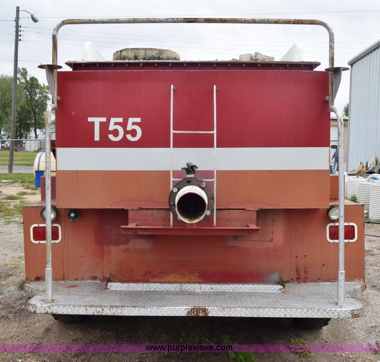 image for item E6396 1975 Chevrolet C65 water truck