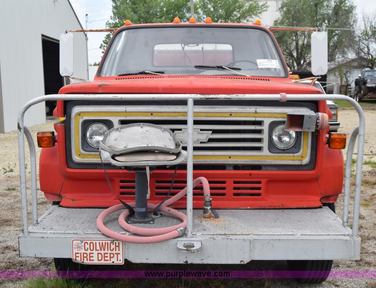image for item E6396 1975 Chevrolet C65 water truck