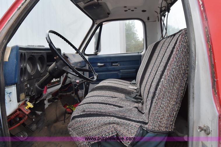 image for item E6396 1975 Chevrolet C65 water truck