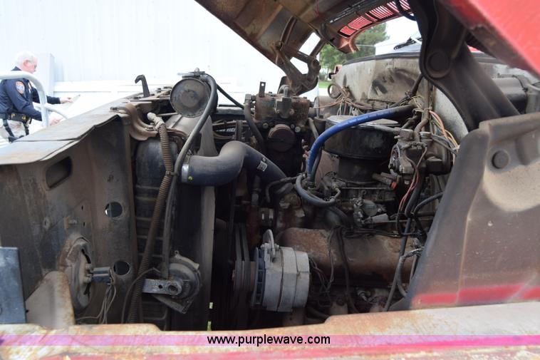 image for item E6396 1975 Chevrolet C65 water truck