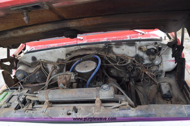 image for item E6396 1975 Chevrolet C65 water truck