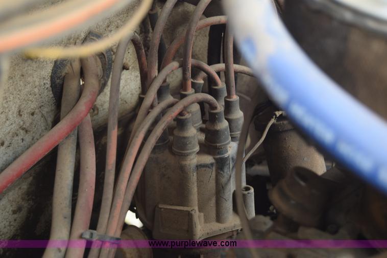 image for item E6396 1975 Chevrolet C65 water truck