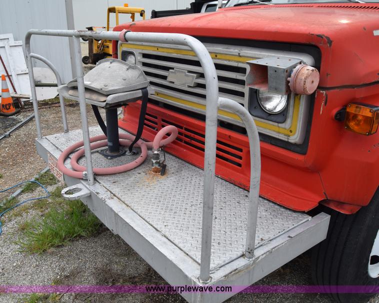 image for item E6396 1975 Chevrolet C65 water truck