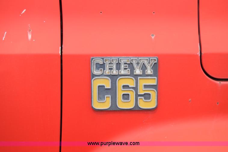 image for item E6396 1975 Chevrolet C65 water truck