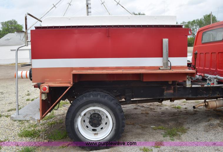 image for item E6396 1975 Chevrolet C65 water truck