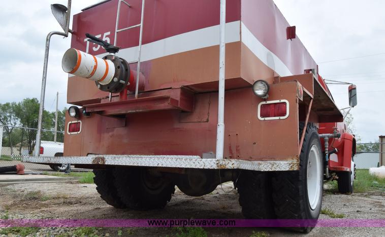 image for item E6396 1975 Chevrolet C65 water truck