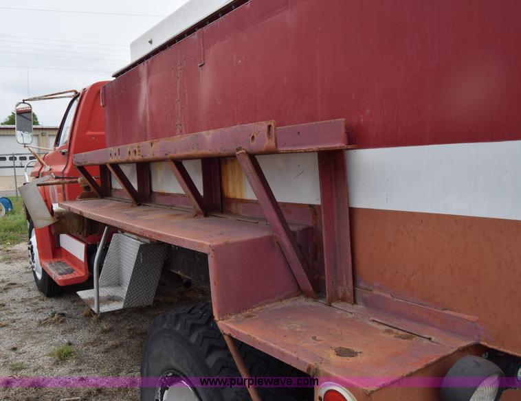 image for item E6396 1975 Chevrolet C65 water truck