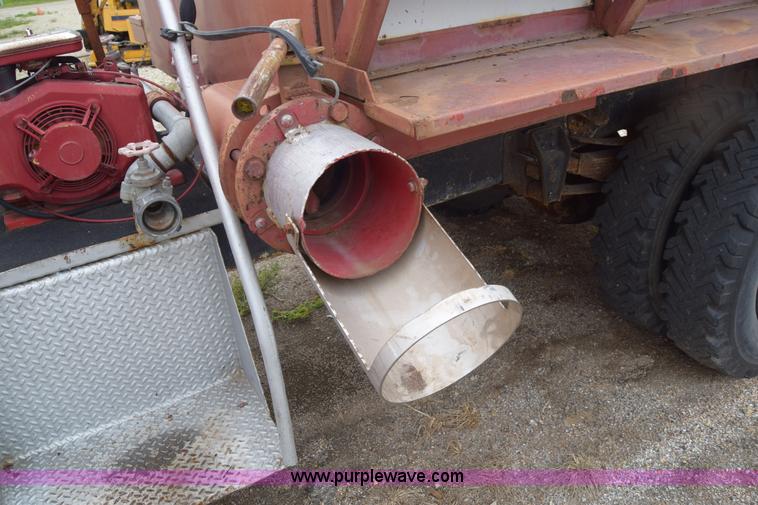 image for item E6396 1975 Chevrolet C65 water truck