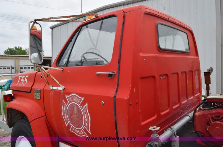 image for item E6396 1975 Chevrolet C65 water truck