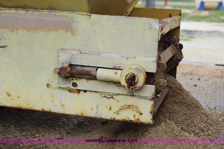 image for item E6399 Flink spreader