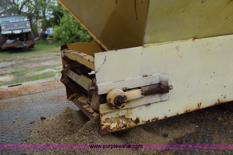 image for item E6399 Flink spreader