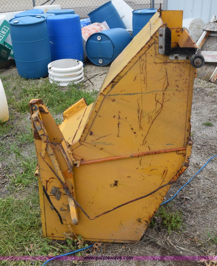 image for item E6400 Hustler 251K lawn mower