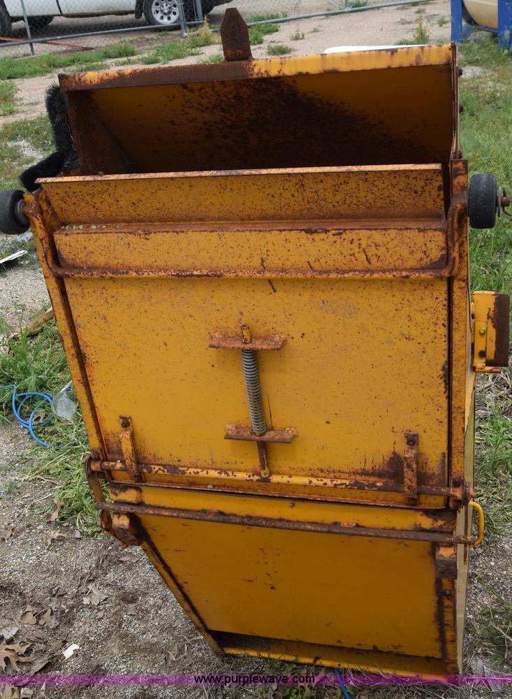 image for item E6400 Hustler 251K lawn mower