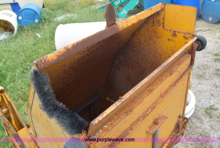 image for item E6400 Hustler 251K lawn mower