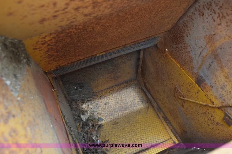 image for item E6400 Hustler 251K lawn mower