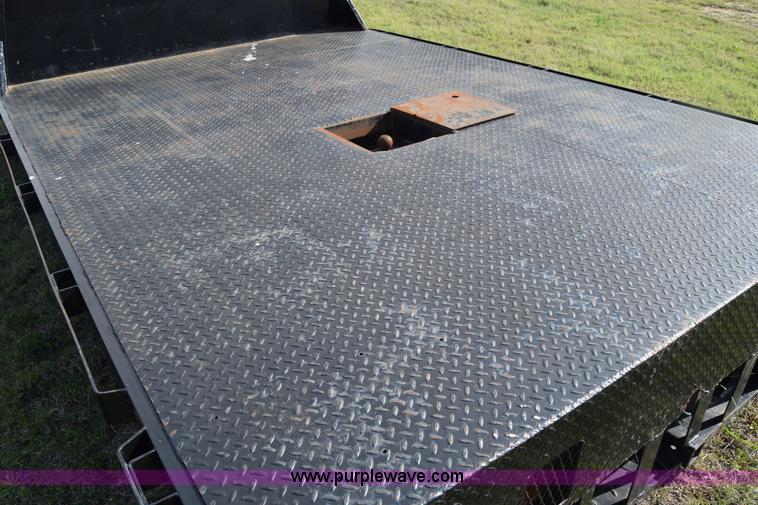image for item E6402 11' x 8' flatbed