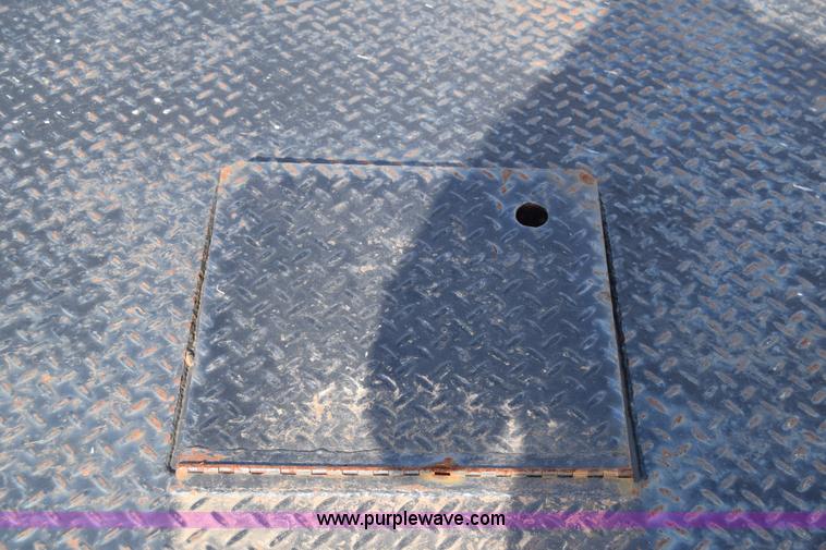 image for item E6402 11' x 8' flatbed