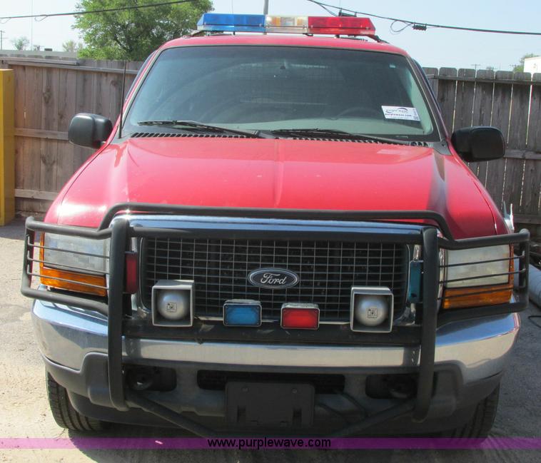 image for item E6419 2001 Ford Excursion SUV