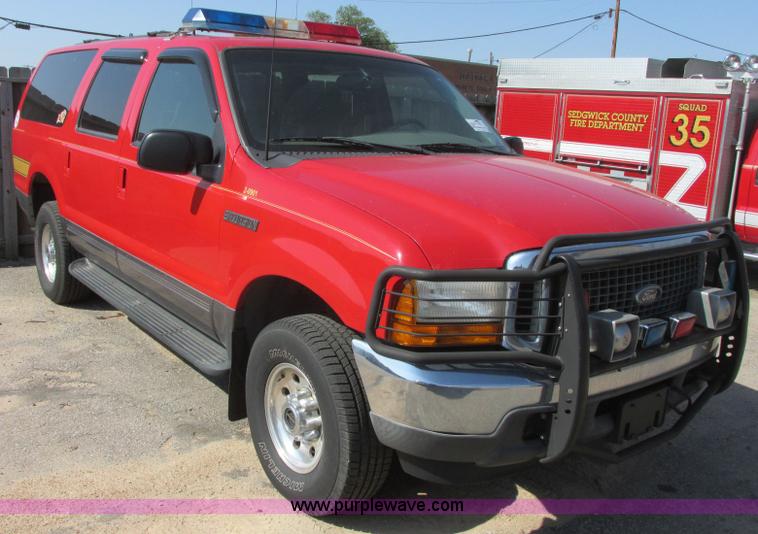 image for item E6419 2001 Ford Excursion SUV